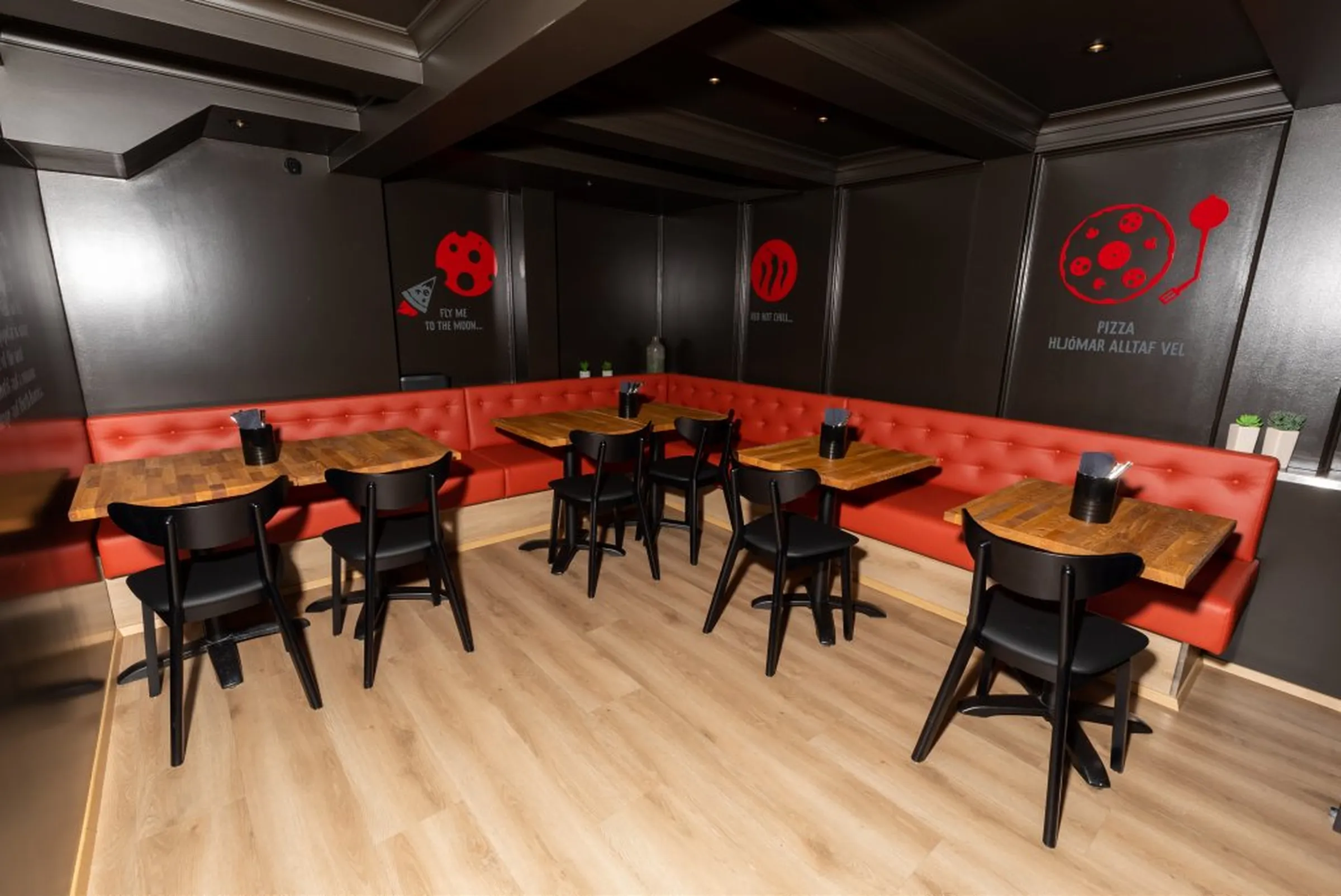 The Pizzasmiðjan room